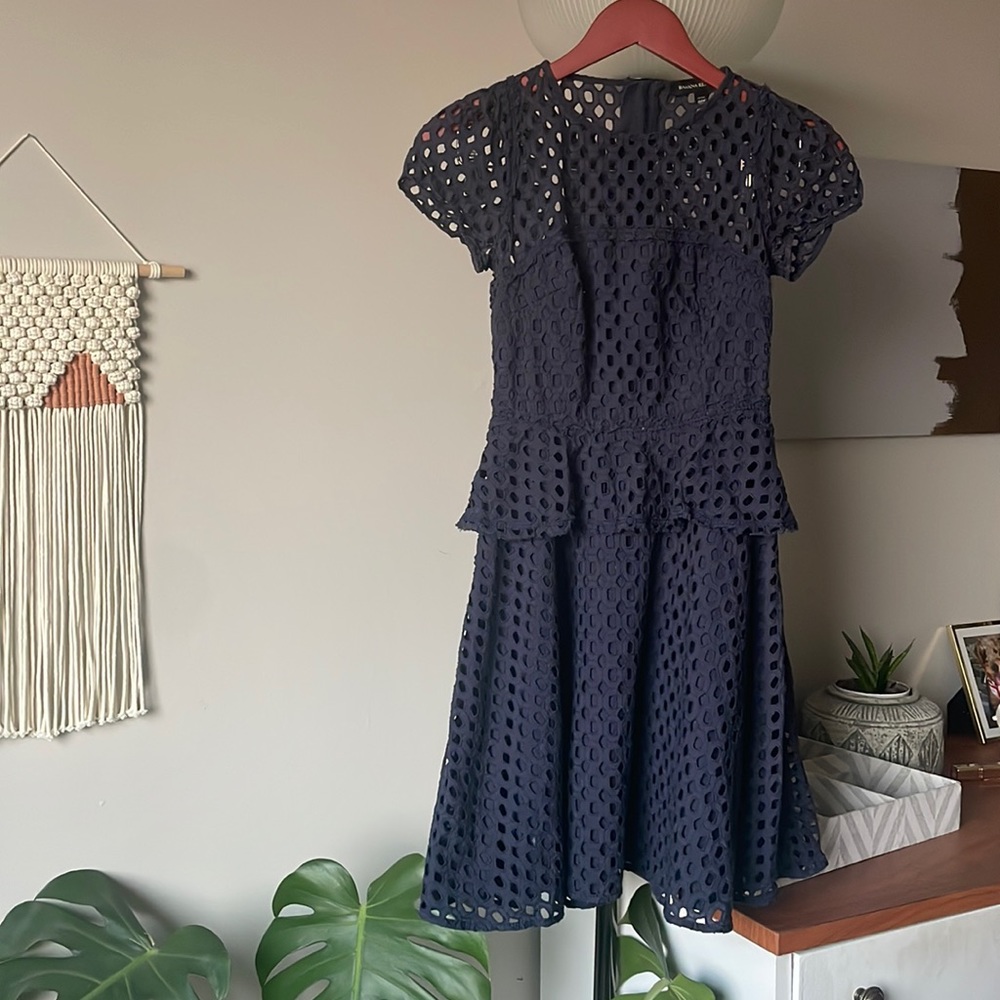 Navy Banana Republic geo lace dress. 00P